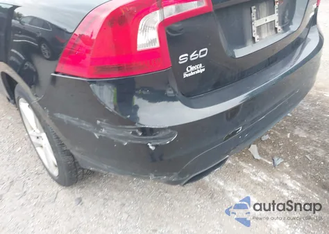 2014 Volvo S60 T5 z USA, uszkodzony, nr VIN YV1612FH4E2286358